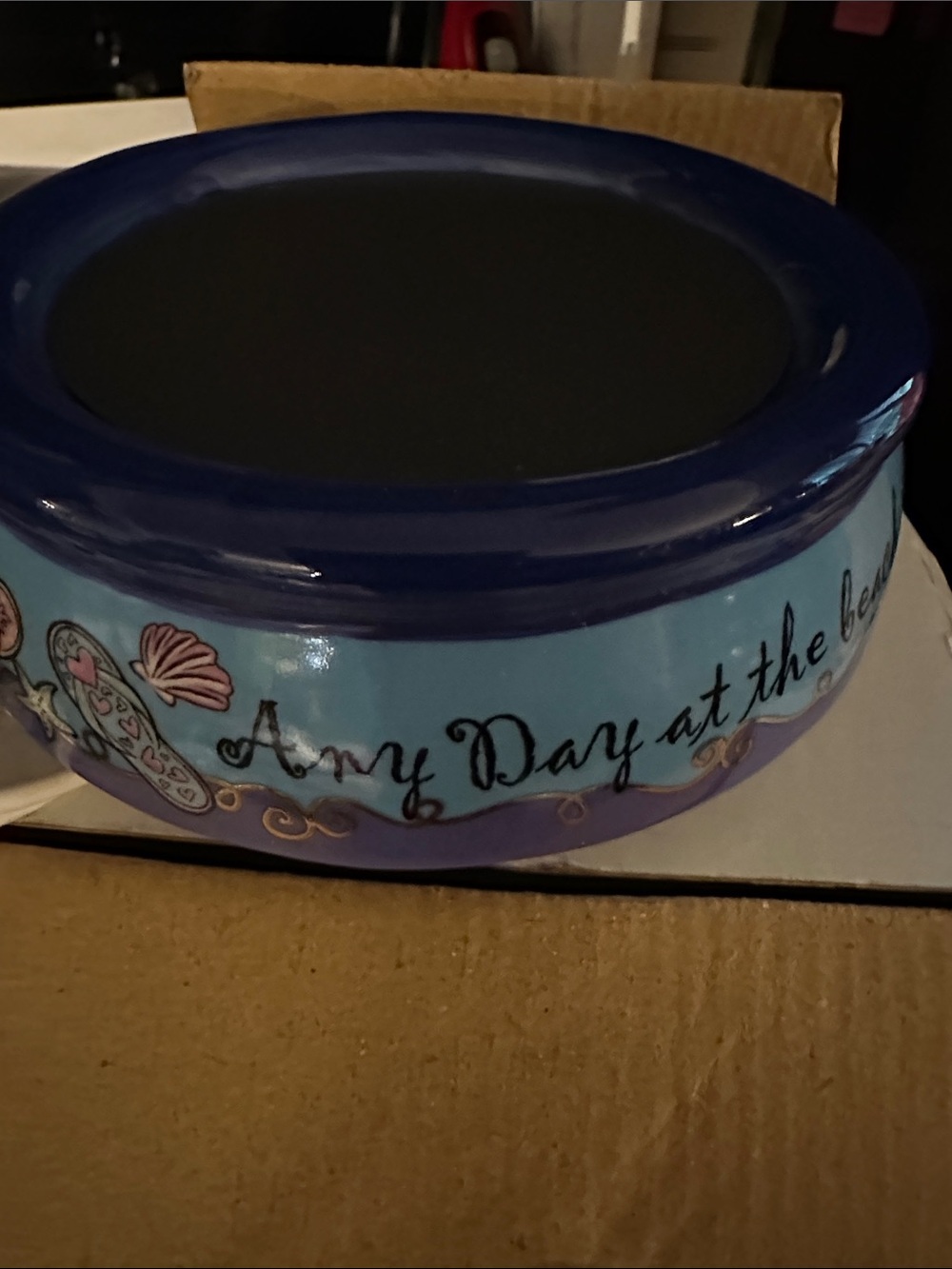 Shore homeowners wya 👀 Round Ceramic candle warmer "Any Day at the Beach"